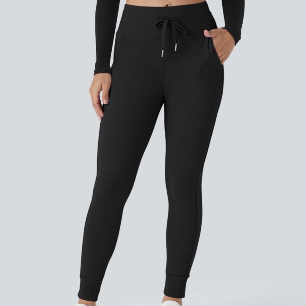Halara Joggers